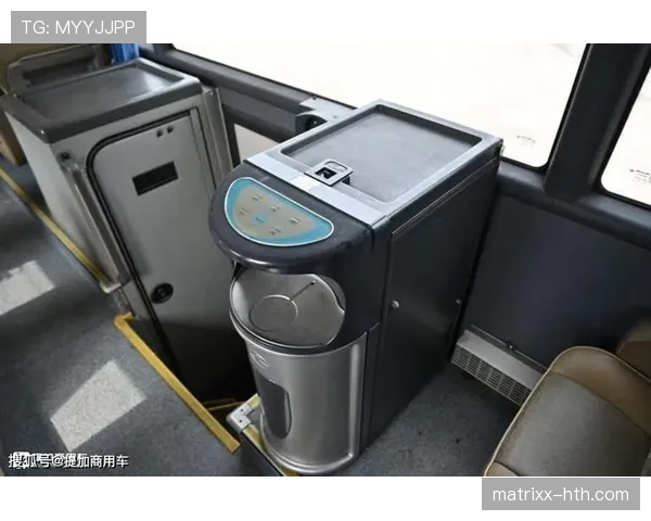 看郑赛赛晒的家居照，咖啡机比我车还贵
